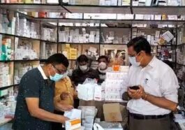 दवा फैक्ट्री का दुकानों पर छापा दो के लाइसेंस निलंबन की संस्तुति ड्रग और विजिलेंस की टीम पहुंची, तेलंगाना टीम की कार्यवाही के बाद हरकत में आए अफसर