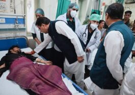 हादसे में हताहत हुए लोगों के परिजनों को