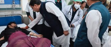 हादसे में हताहत हुए लोगों के परिजनों को