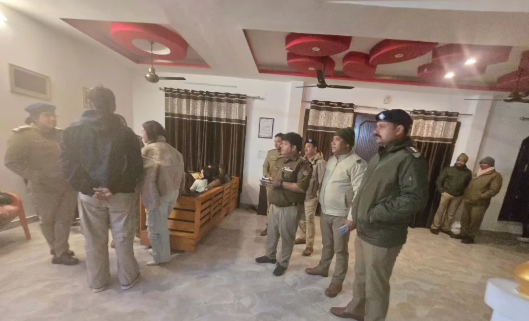 एसएसपी देहरादून बड़ी कार्यवाही निजी आवास पर आयोजित हाउस पार्टी पर पुलिस की रेड
