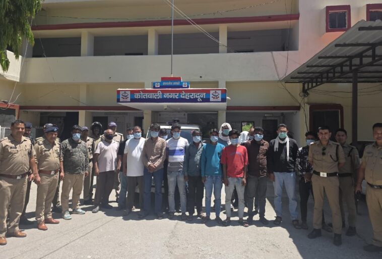 Dehradun Gambling Raid: अपार्टमेंट में हाईप्रोफाइल जुआ, 18 आरोपी गिरफ्तार